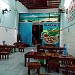 これがベトナムの一般的な食堂の内装